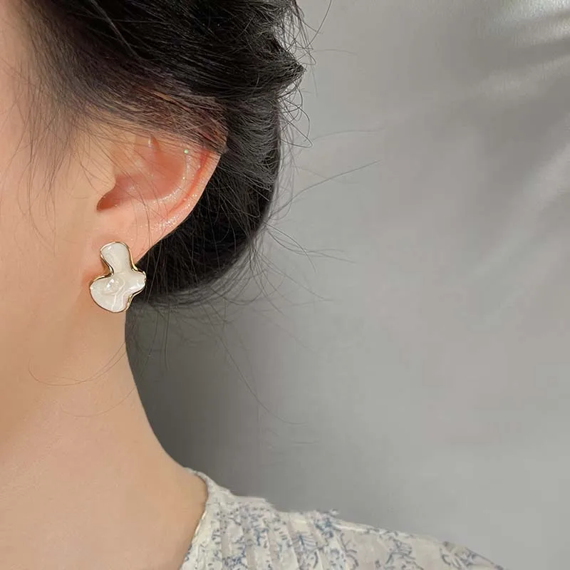 White Color Cloud Irregular St - đánh giá và giá Women'S Fashion Earrings